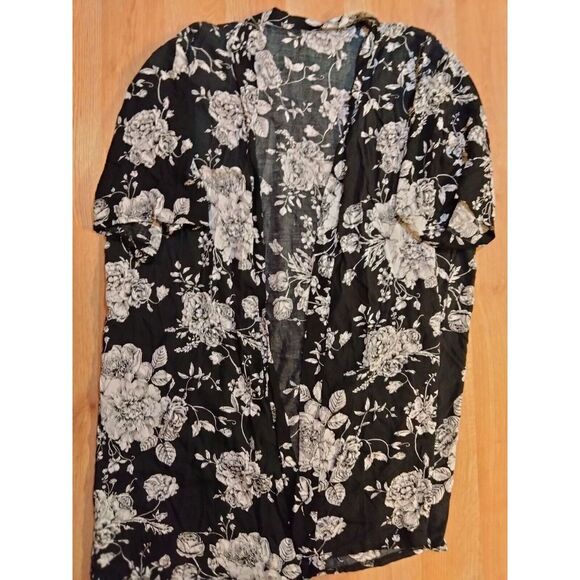 T.P.O.‎ Time Place Occasion Floral Kimono One Size NWT - Picture 1 of 5